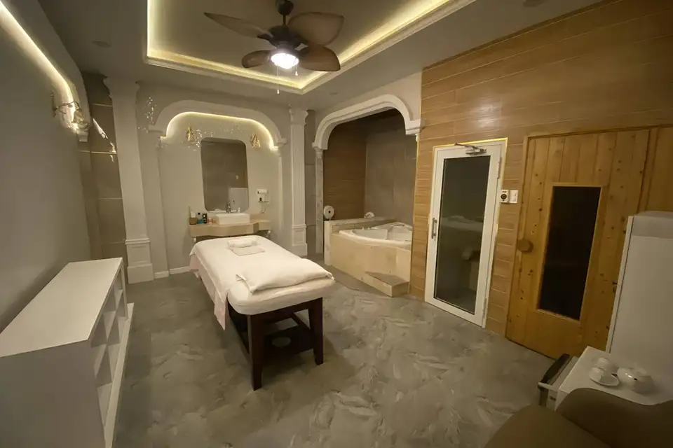 껀터 불건마 마사지